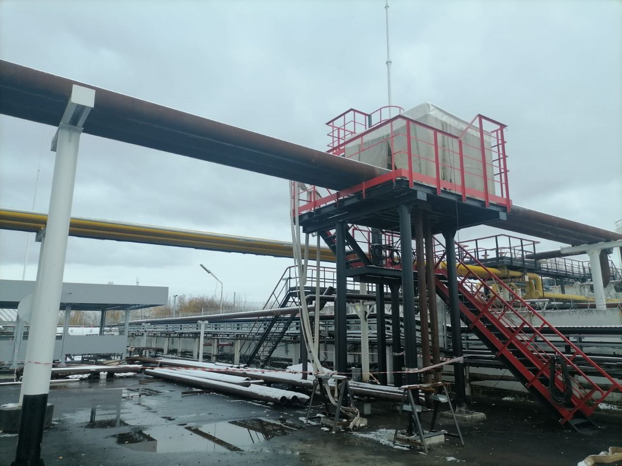 Изготовление и монтаж металлоконструкций площадки задвижек