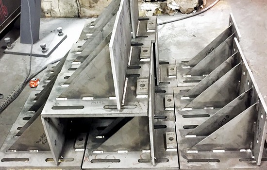 Купить металлические кронштейны