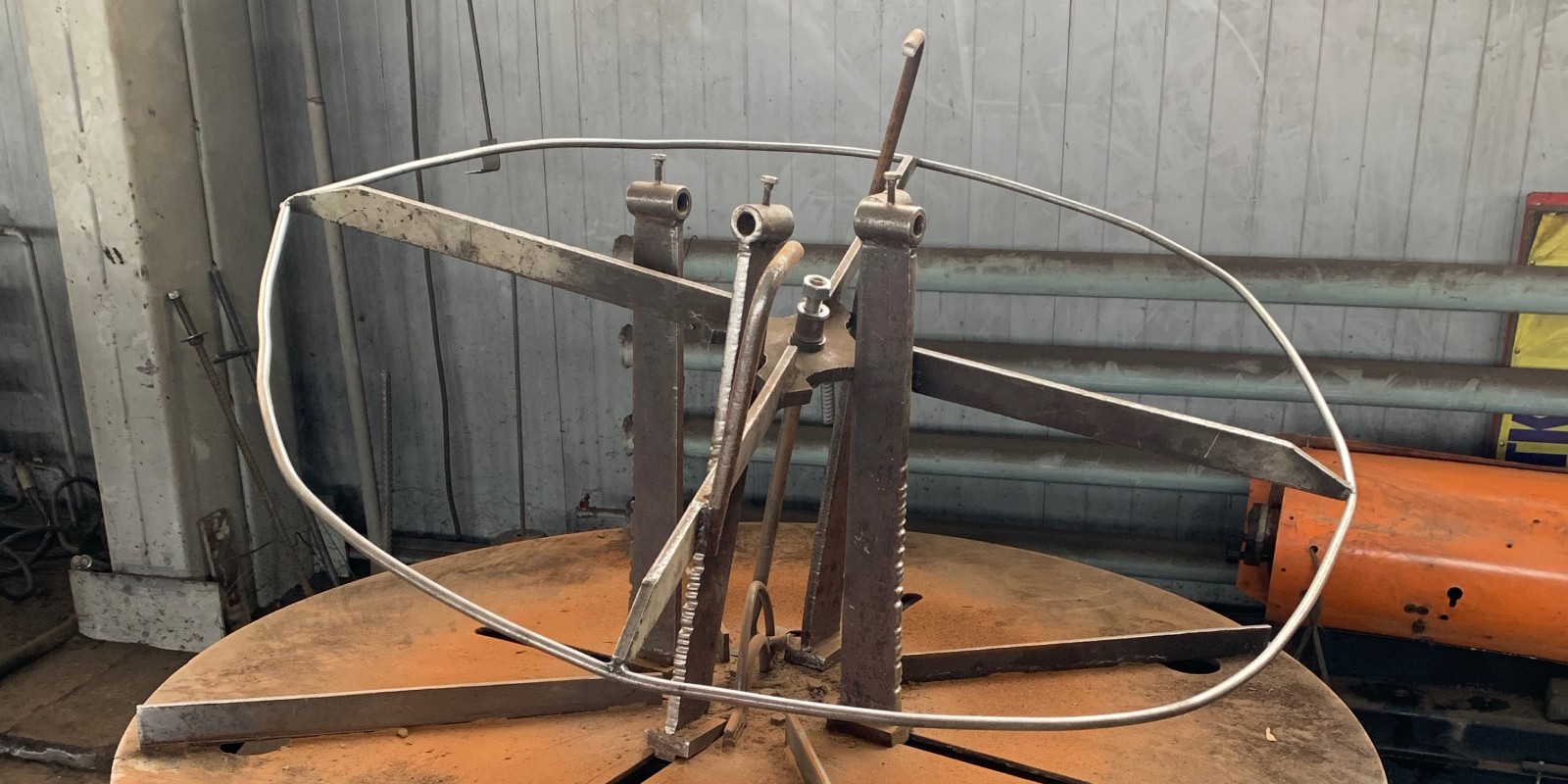 Правильно-вытяжной станок в производстве Метакон Плюс