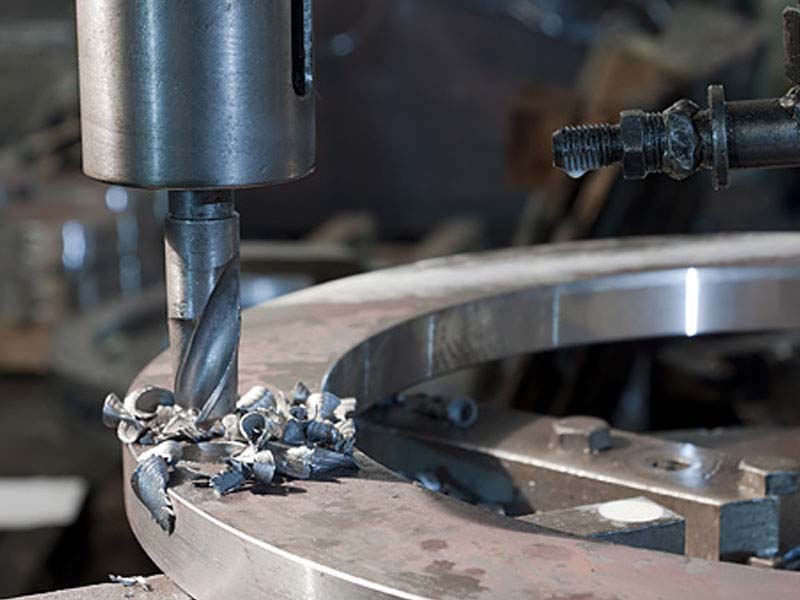 Сверление отверстий в форме цилиндра